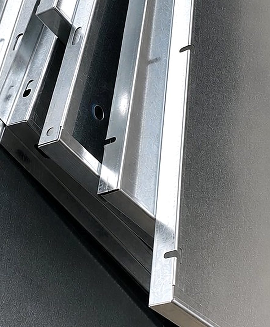 Aluminium Fabrication: bent edge close-up