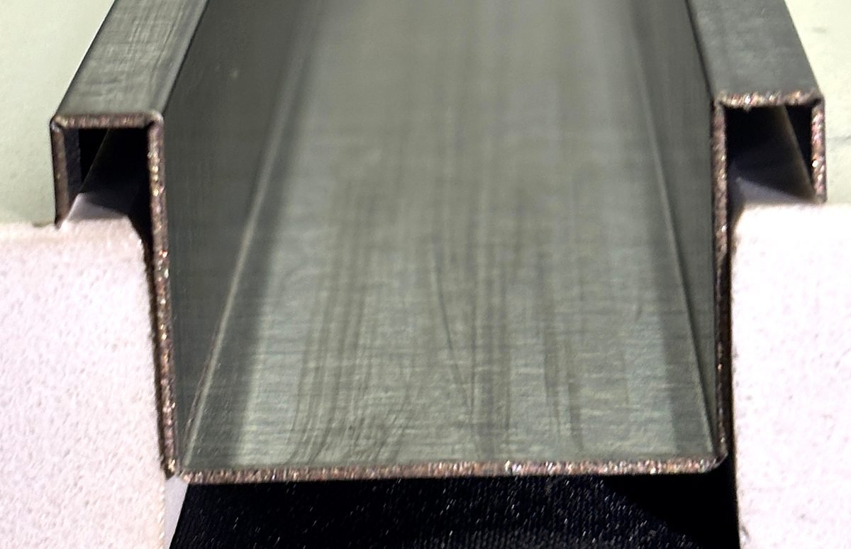 Custom U Profile: bent edge close-up 2