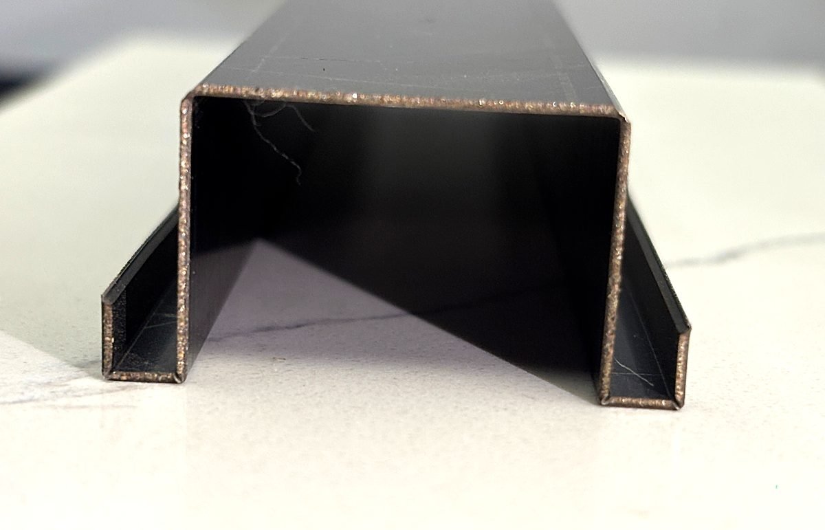 Custom U Profile: bent edge close-up 4