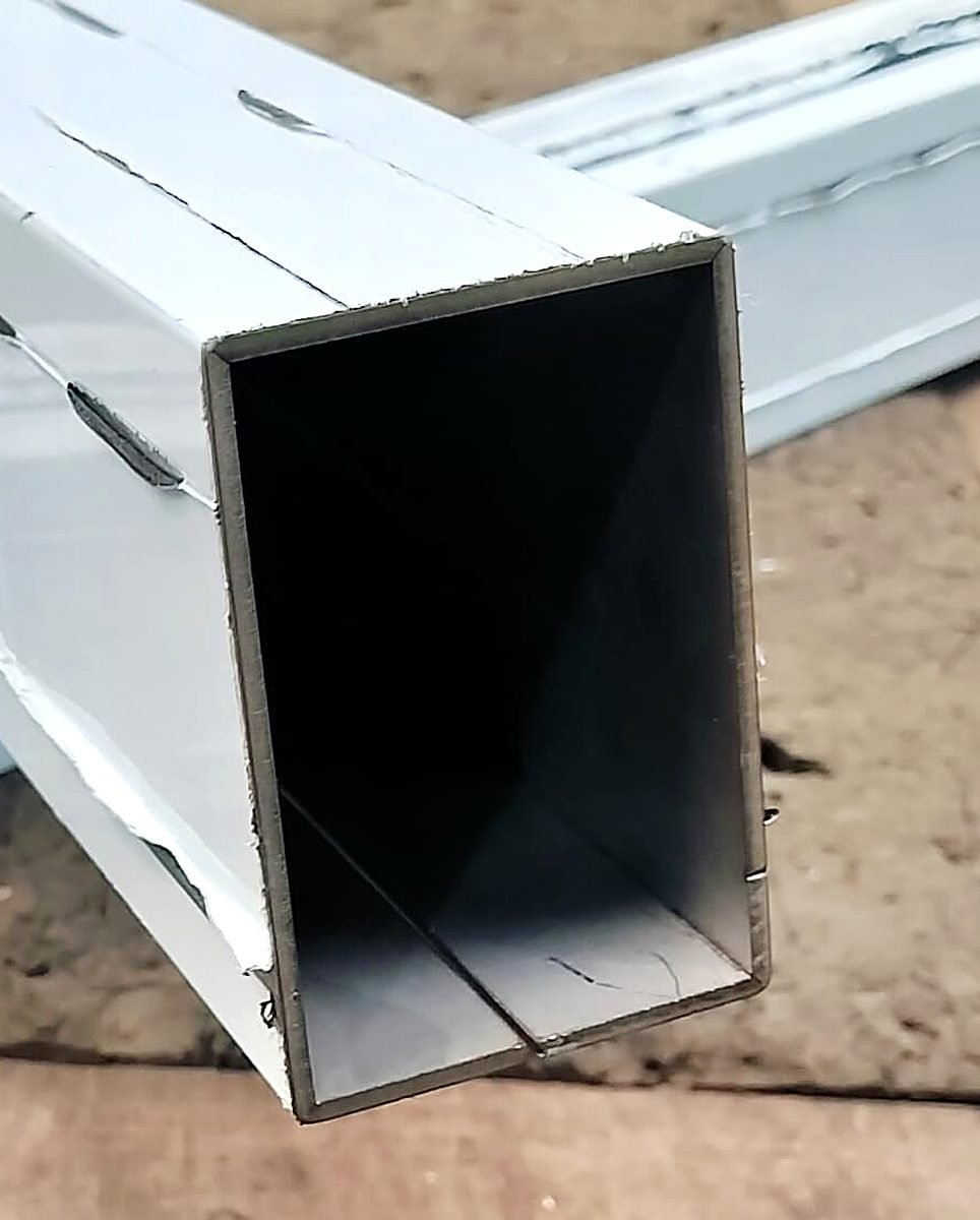 Square & Rectangular Pipe Profile: bent edge close-up 8