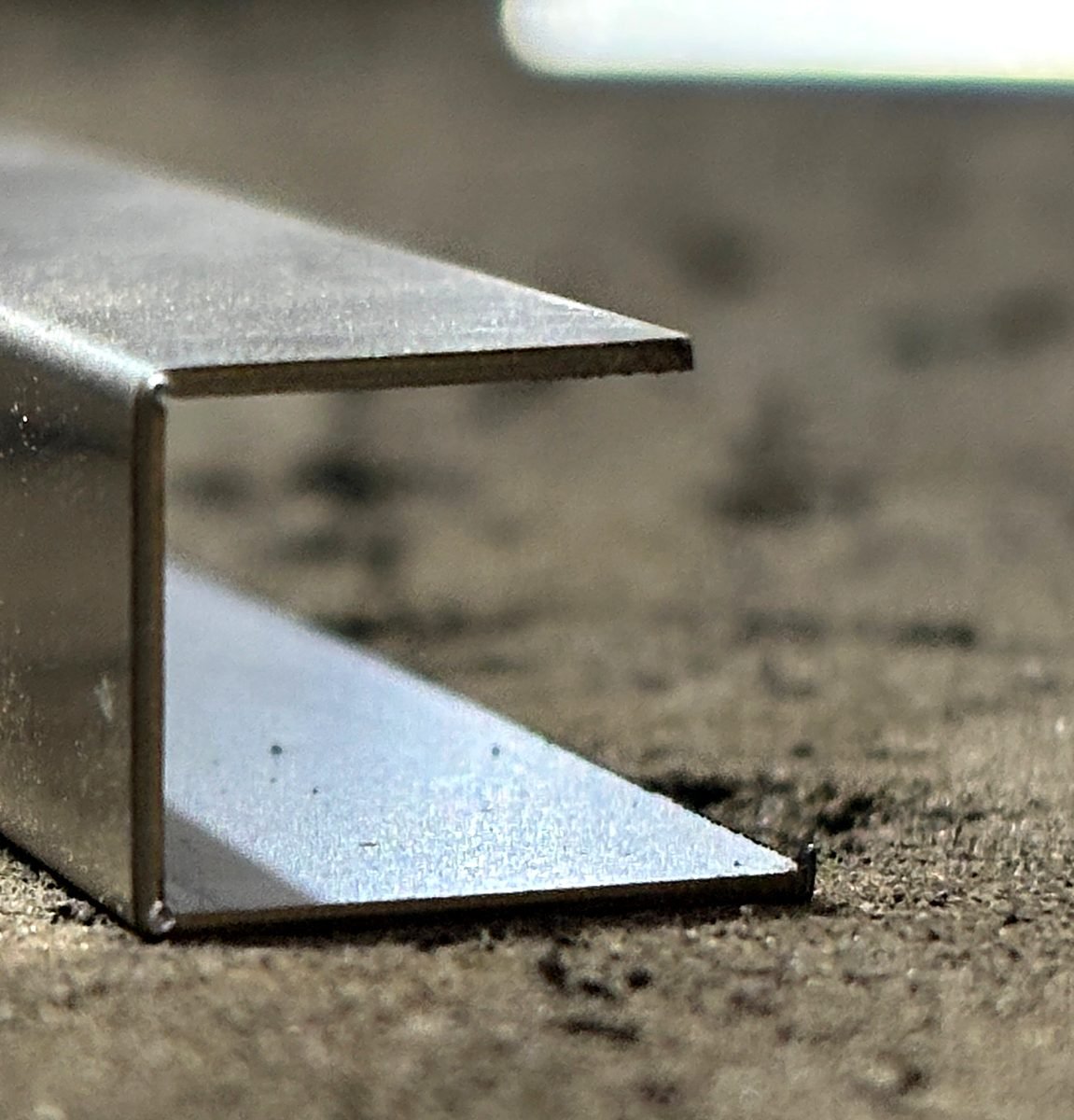 U & C Profile: bent edge close-up 12