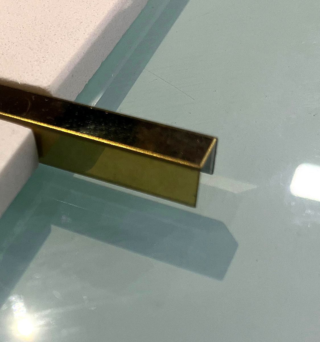 U & C Profile: bent edge close-up 4