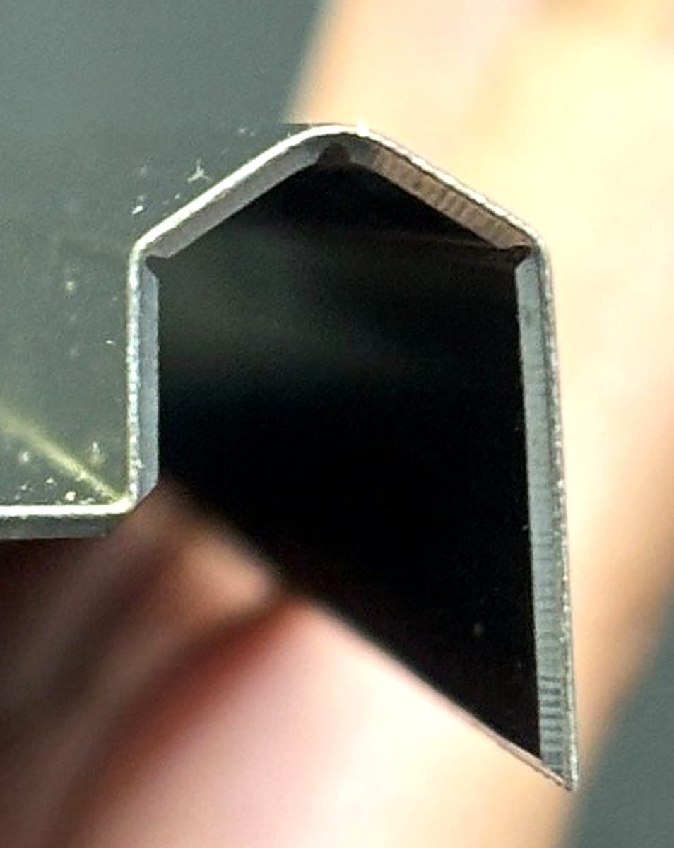 Wall & Tile Highlighter Strips: bent edge close-up 1
