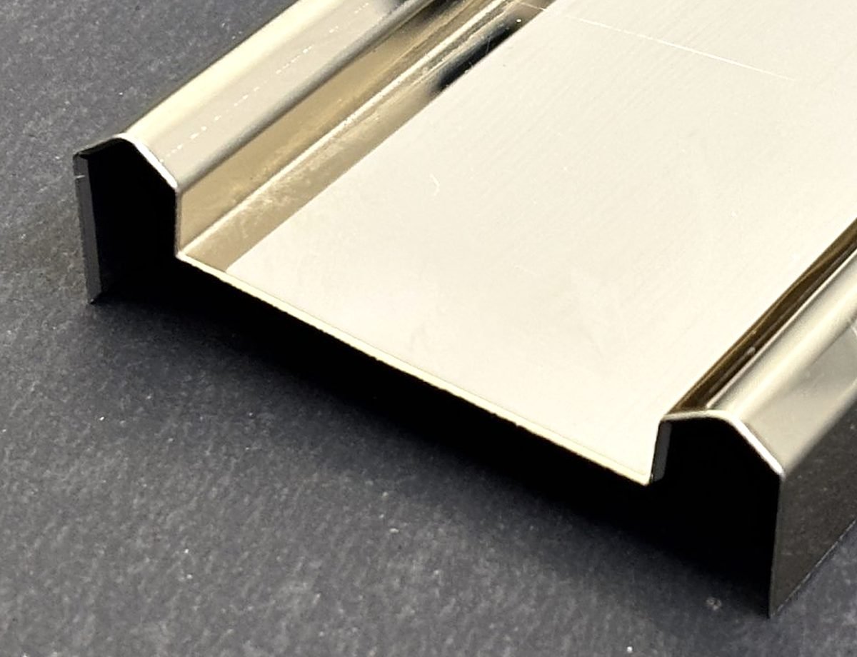 Wall & Tile Highlighter Strips: bent edge close-up 2
