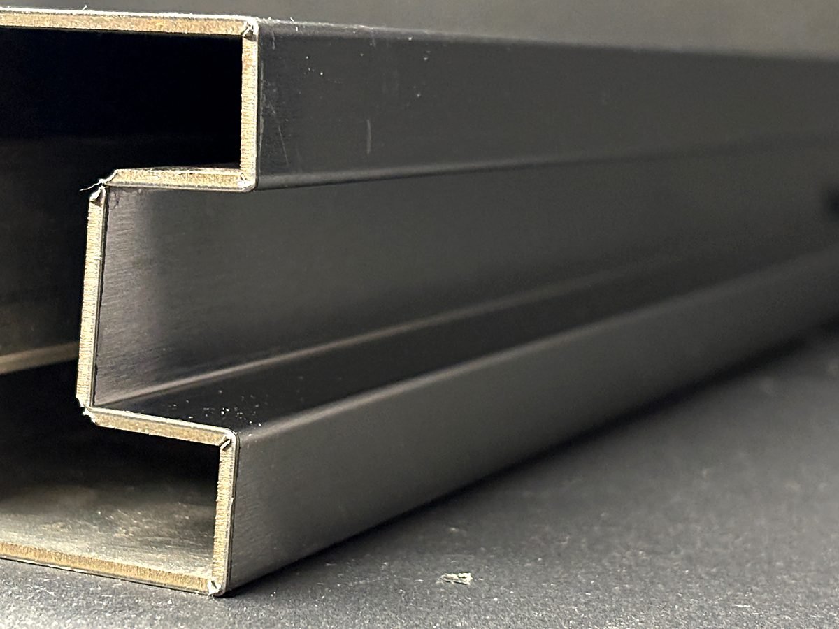 Z Profile: bent edge close-up