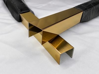Illustration: U channels in brass and stainless steel, crossed