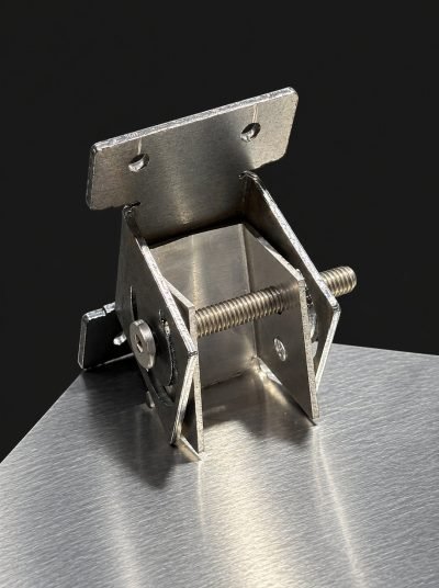 Shingle adjustment bracket in stainless steel, detail