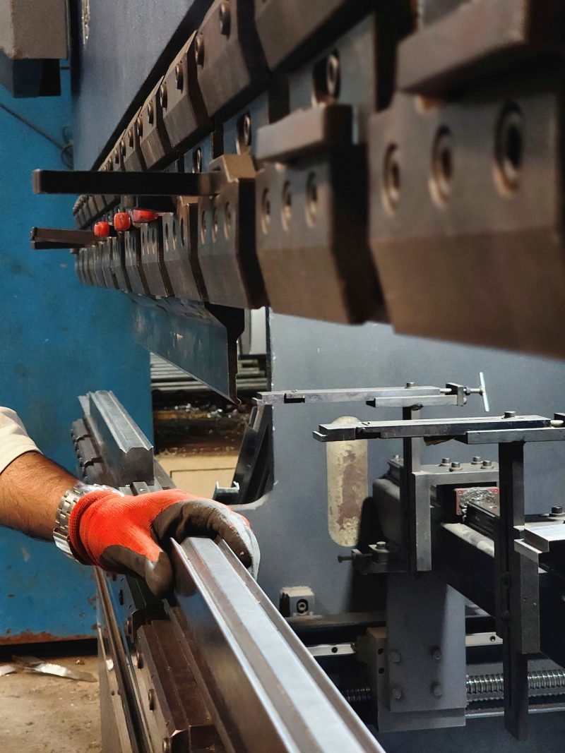 Folding a long stainless steel profile on the press brake
