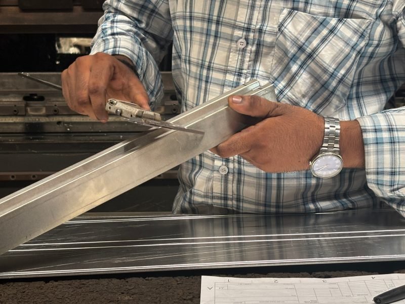 Measuring a folded profile against the drawing